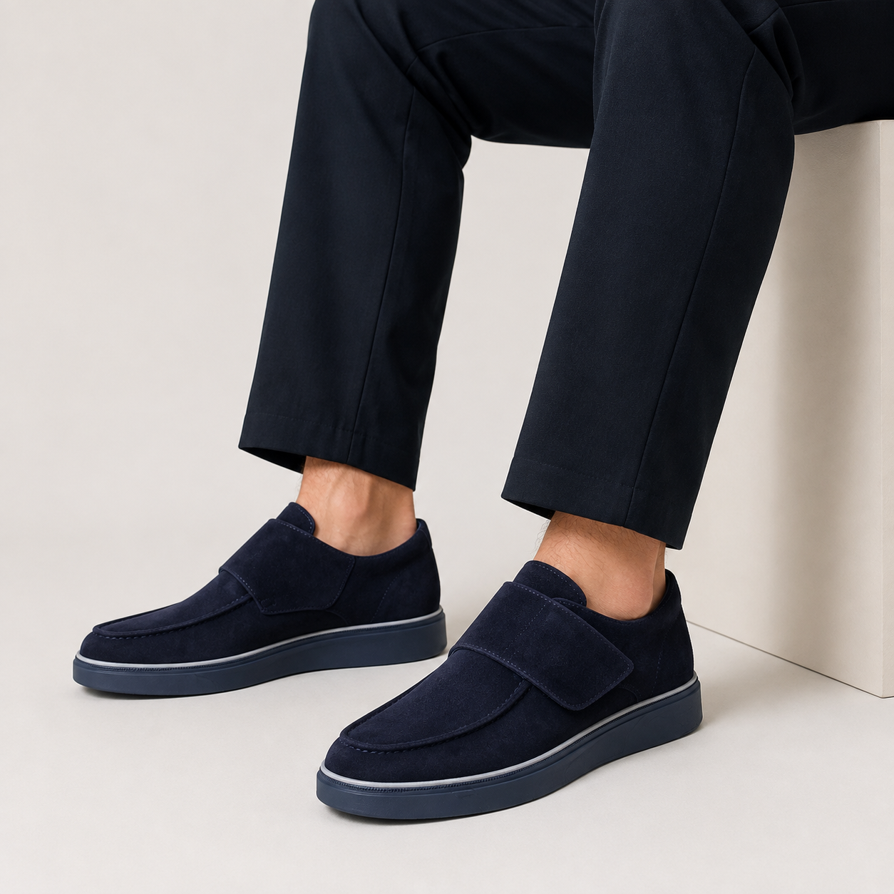 Kişi üçün Tünd Göy Zamşa Loafer Ayaqqabı – Premium Klassik və Eleqant Gündəlik Stil