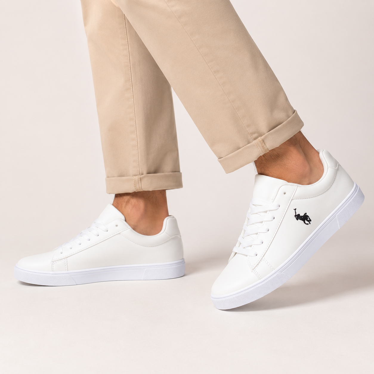 Kişi üçün ağ sneaker ayaqqabı