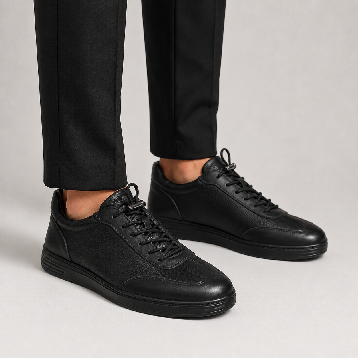 Kişi üçün qara dəri bağcıqlı gündəlik sneaker