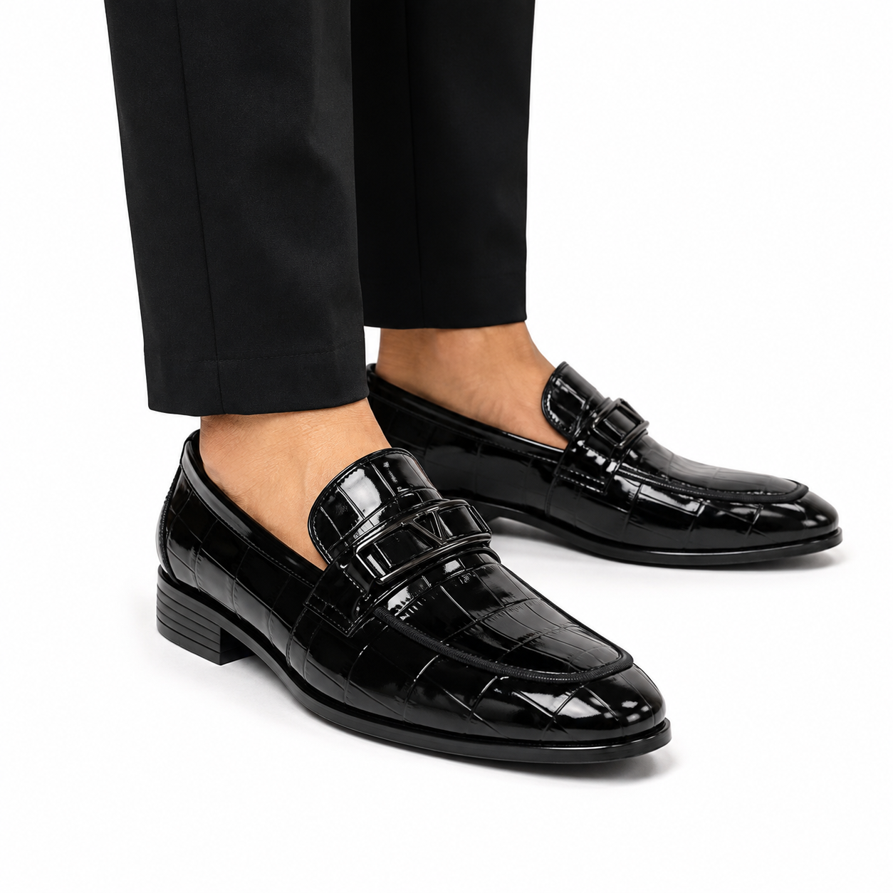Kişi üçün Qara Laklı Loafer – Naxışlı və Metal Detallı Klassik Model