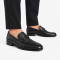 Kişi üçün Qara Dəri Loafer – Metal Detallı Klassik Model