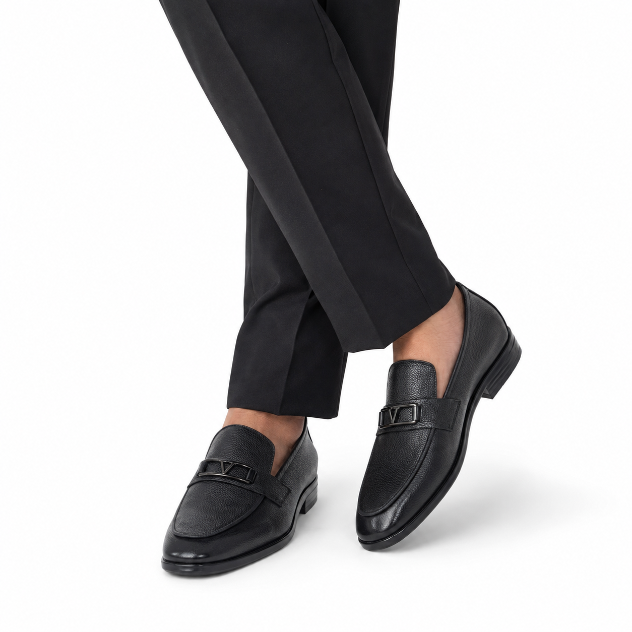 Kişi üçün Qara Dəri Loafer – Metal Detallı Klassik Model