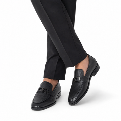Kişi üçün Qara Dəri Loafer – Metal Detallı Klassik Model